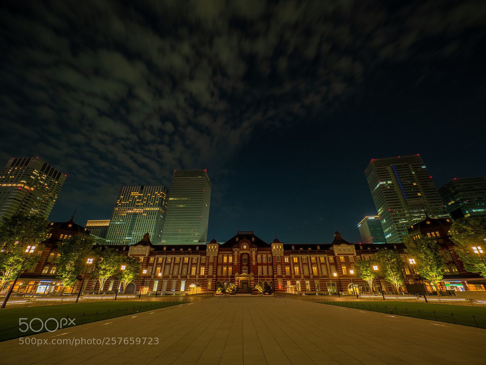 Olympus OM-D E-M1 Mark II sample photo. Tokyo station photography