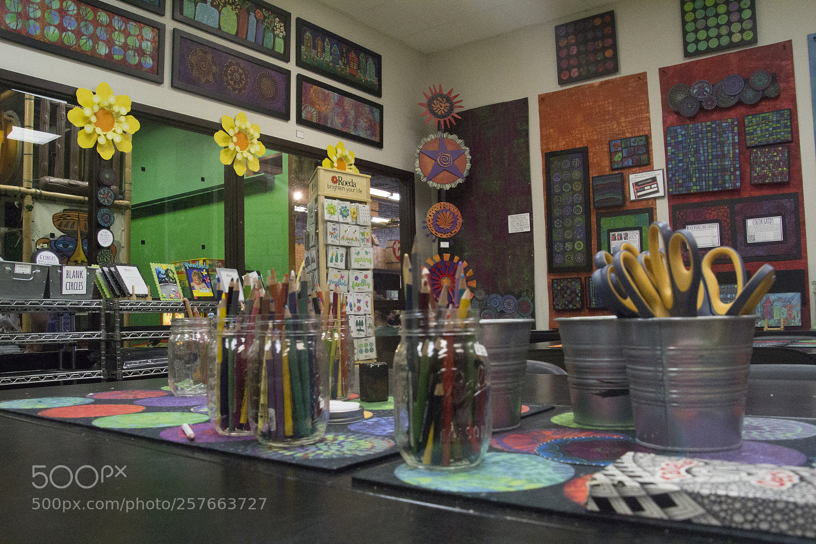 Canon EOS 1200D (EOS Rebel T5 / EOS Kiss X70 / EOS Hi) sample photo. An artist's studio. photography