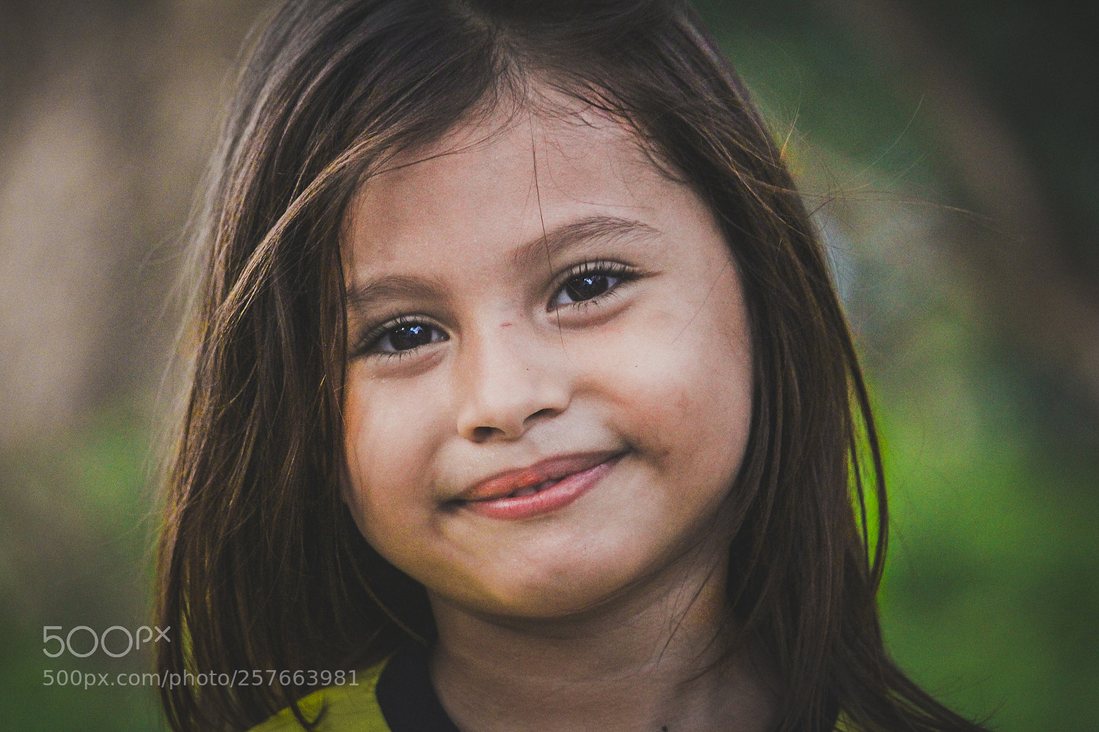 Canon EOS 700D (EOS Rebel T5i / EOS Kiss X7i) sample photo. Colombian kid photography