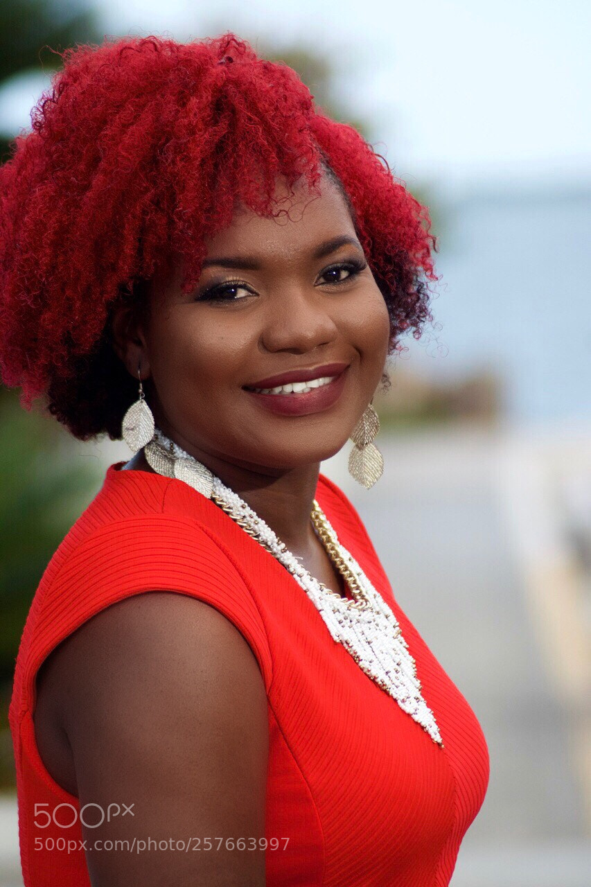 Sony SLT-A77 sample photo. The smile to light photography