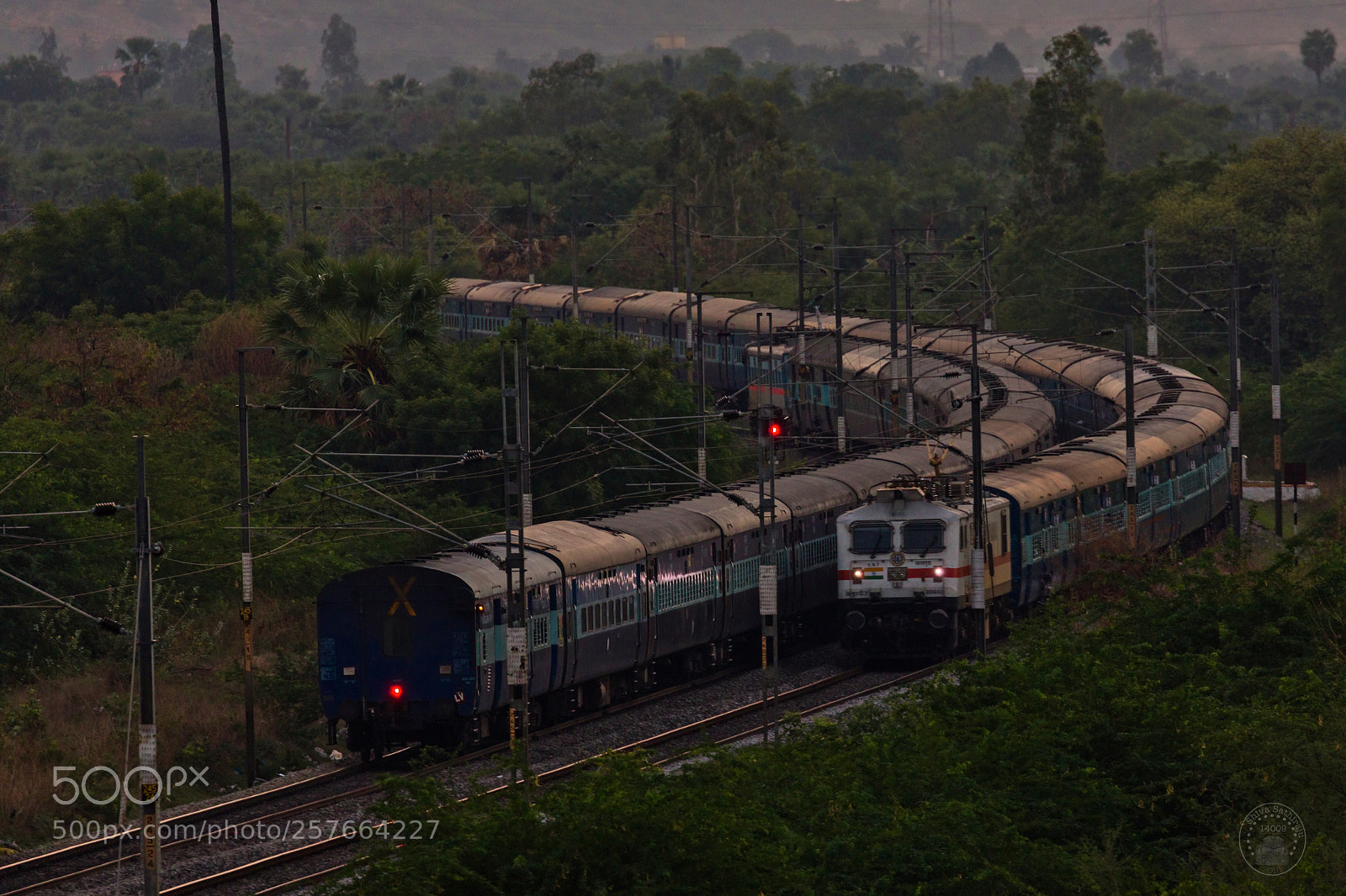 Canon EOS 5D Mark IV sample photo. Train 12728 approaches rag photography