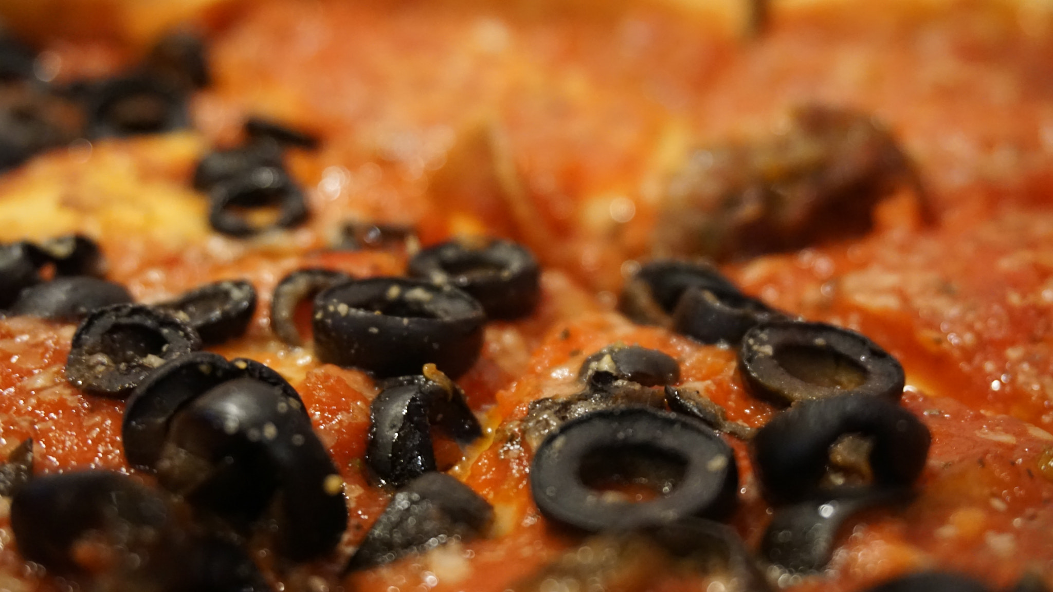 Sony E 18-50mm F4-5.6 sample photo. Deep dish with olives photography