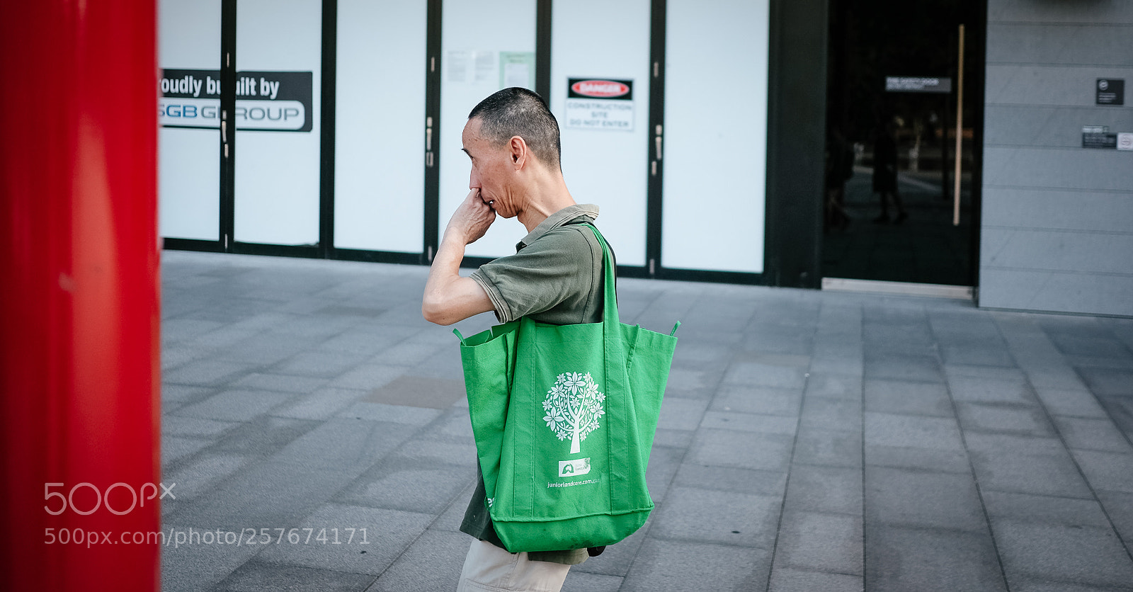 Fujifilm X-T2 sample photo. Digging deep photography