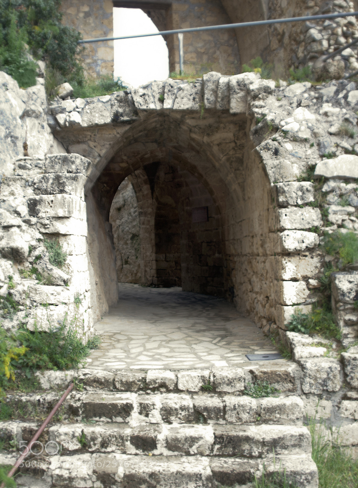 Canon EOS 350D (EOS Digital Rebel XT / EOS Kiss Digital N) sample photo. St hilarion entrance arch photography