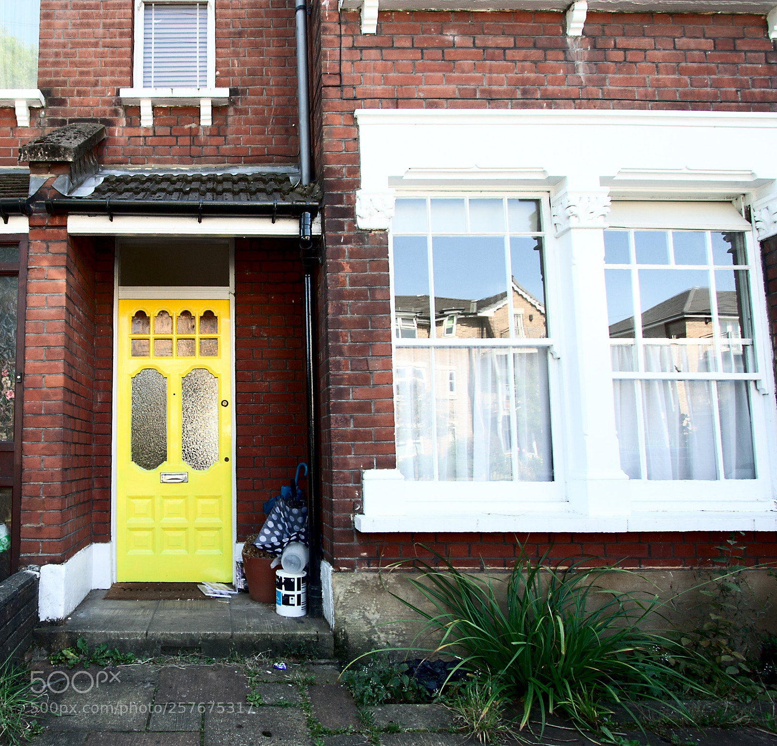 Canon EOS 350D (EOS Digital Rebel XT / EOS Kiss Digital N) sample photo. Yellow door o photography