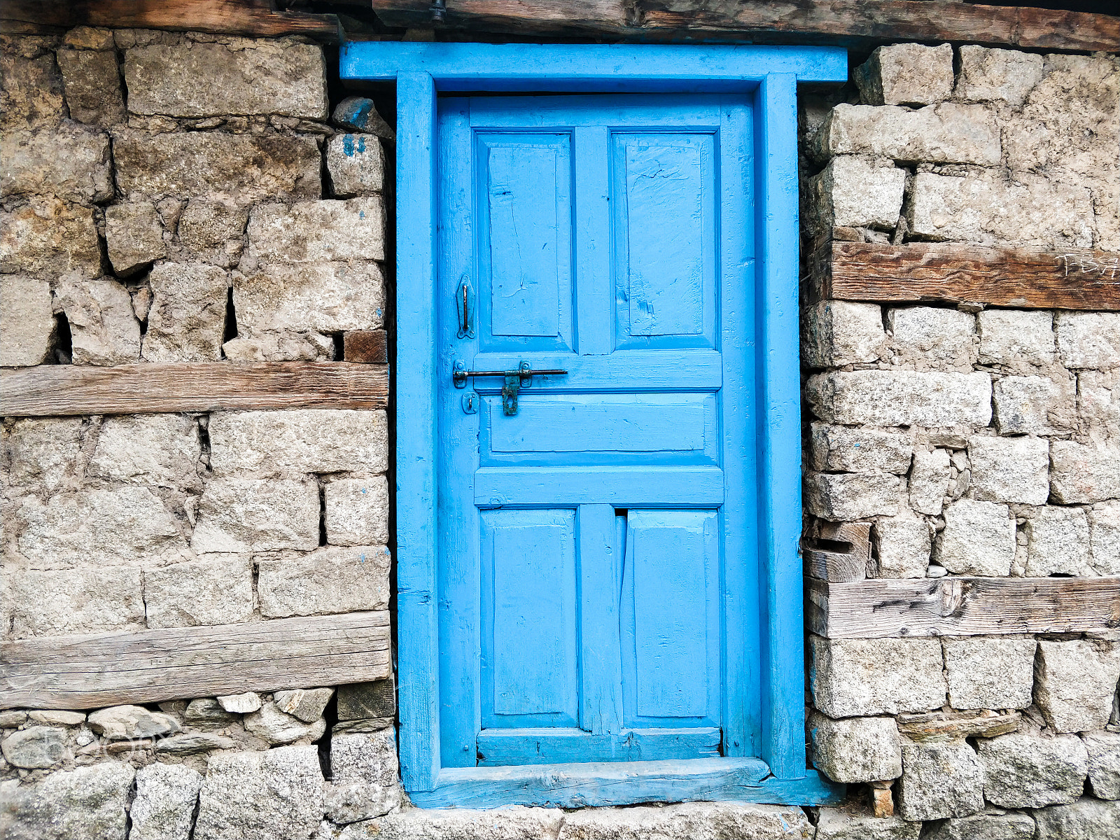 OnePlus 5T sample photo. Doors and places photography
