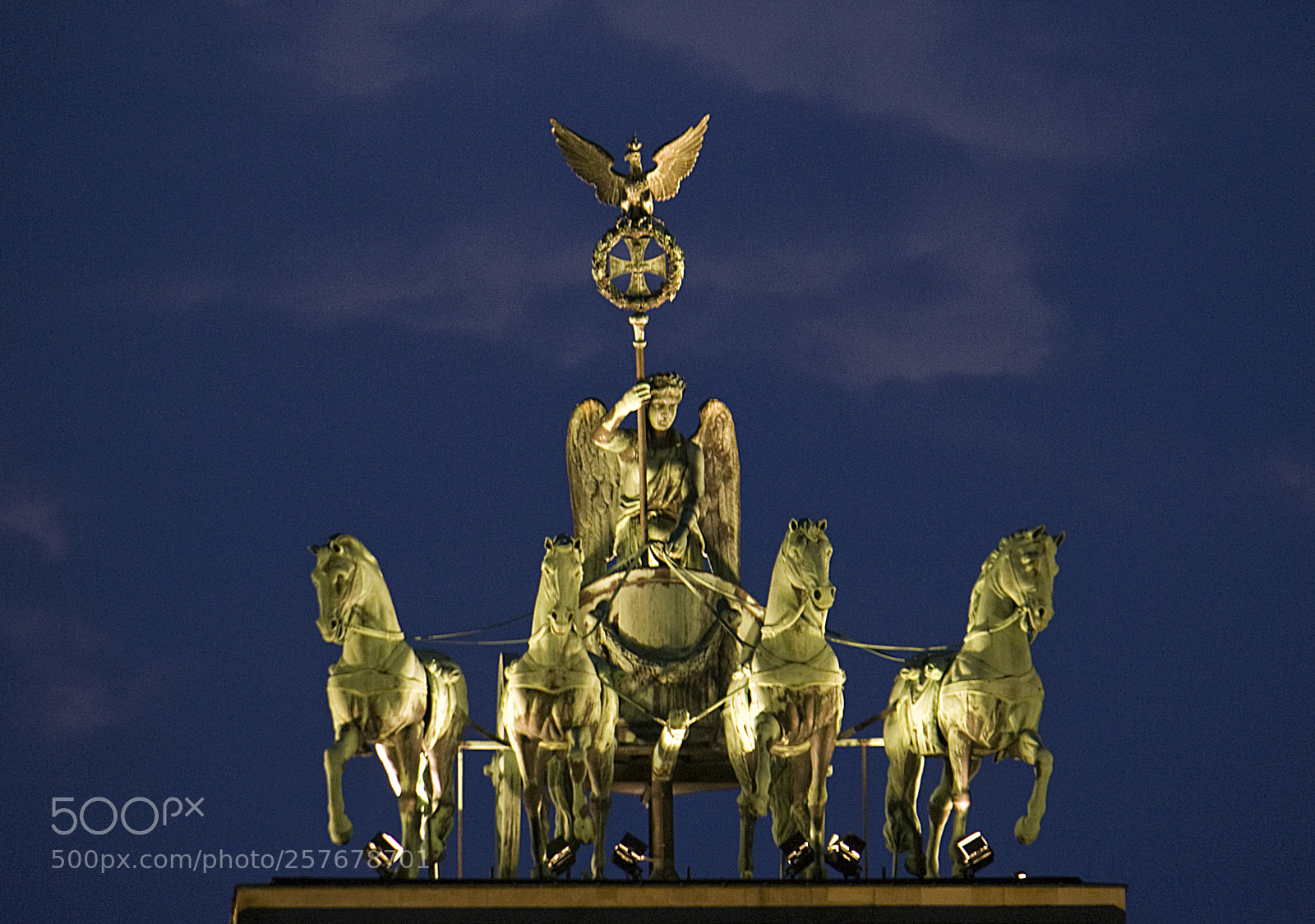 Canon EOS 350D (EOS Digital Rebel XT / EOS Kiss Digital N) sample photo. Victoria quadriga at sunfall photography