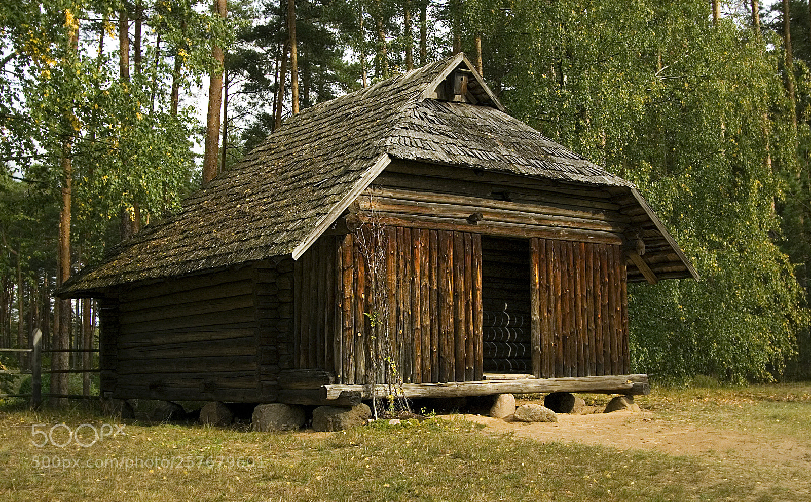 Canon EOS 350D (EOS Digital Rebel XT / EOS Kiss Digital N) sample photo. Ancient house o photography