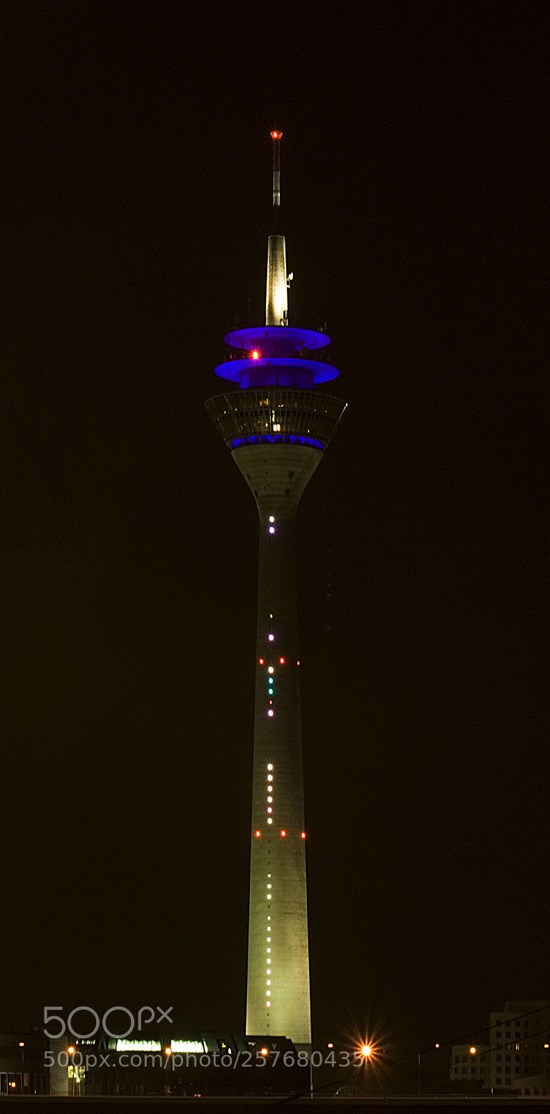Canon EOS 350D (EOS Digital Rebel XT / EOS Kiss Digital N) sample photo. Duesseldorf tv tower o photography