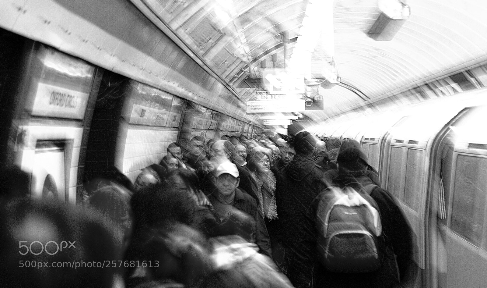 Canon EOS 350D (EOS Digital Rebel XT / EOS Kiss Digital N) sample photo. Oxford circus o photography