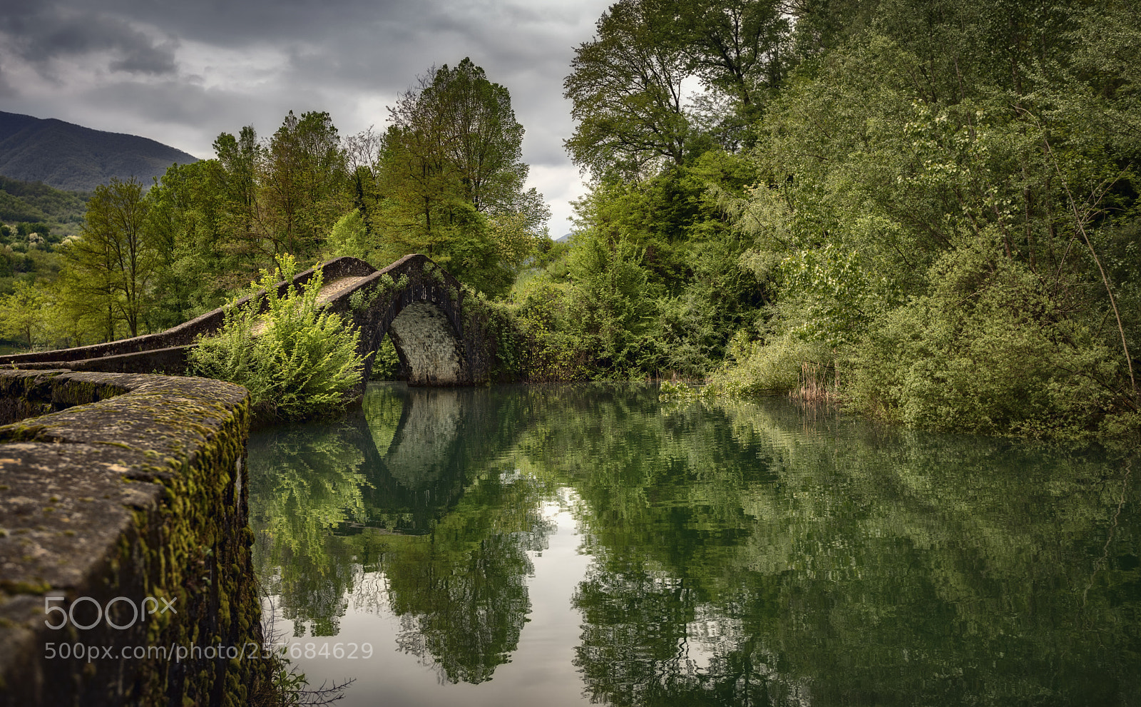 Canon EOS 5D Mark IV sample photo. Old bridge photography