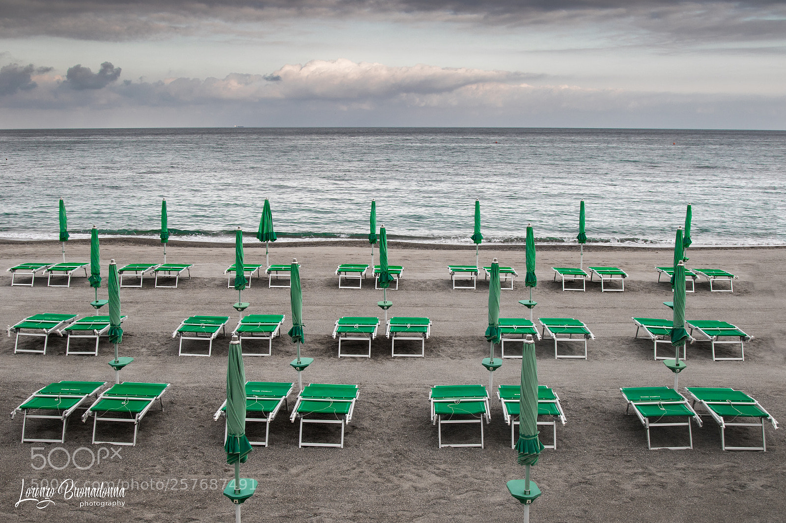 Canon EOS 7D Mark II sample photo. The beach 2 (loano, italy) photography