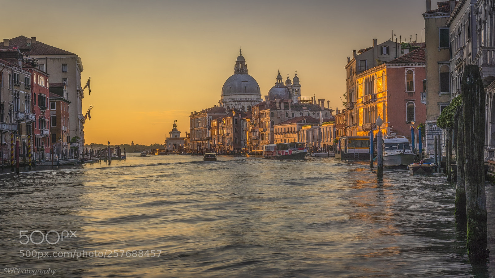 Sony a7R III sample photo. Venezia - sunrise at photography