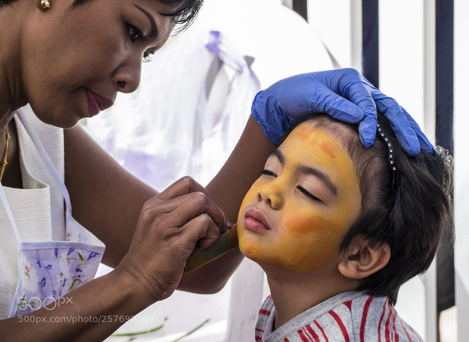 Olympus OM-D E-M5 sample photo. Face painter photography