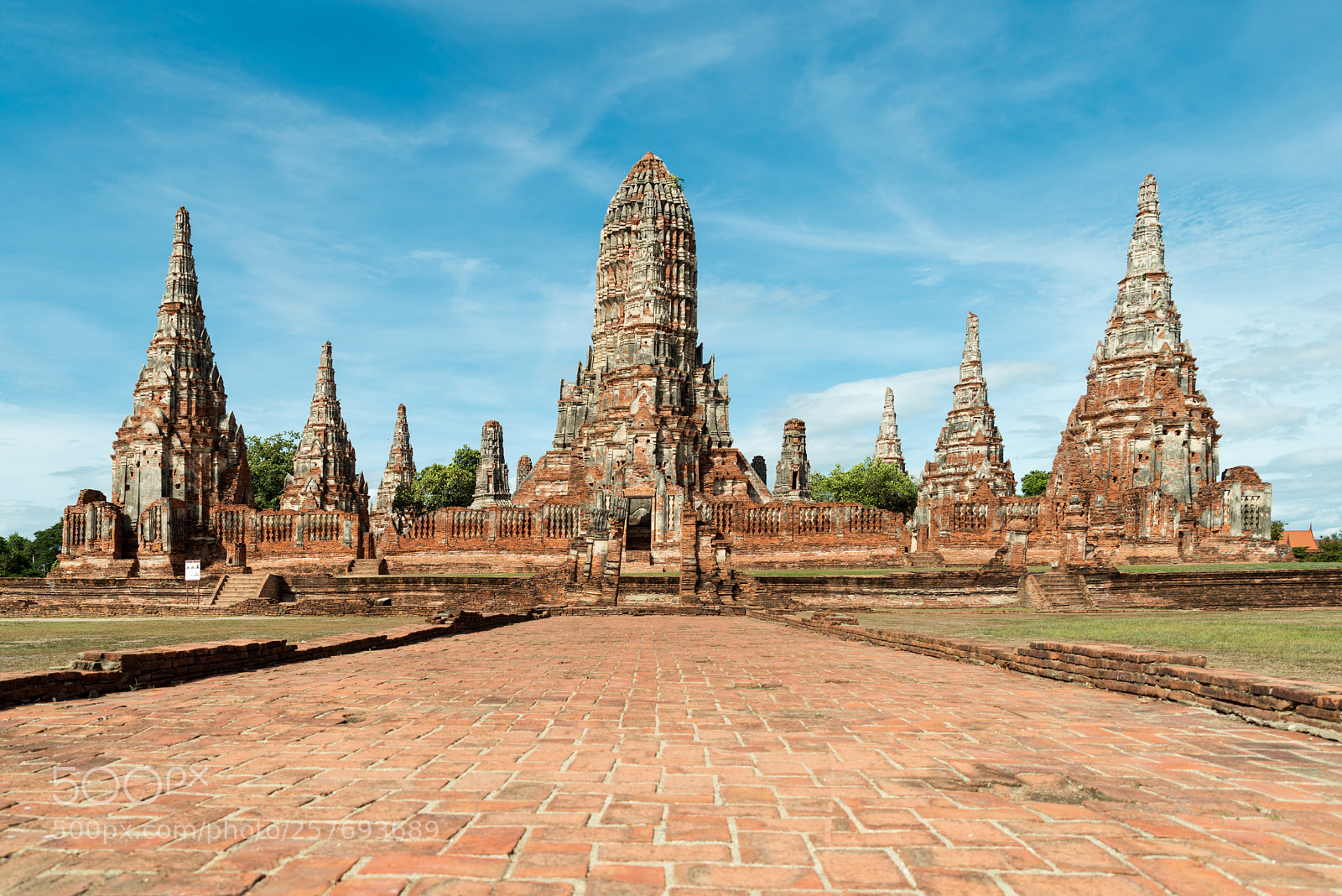 Nikon D800 sample photo. Wat chaiwatthanaram temple in photography