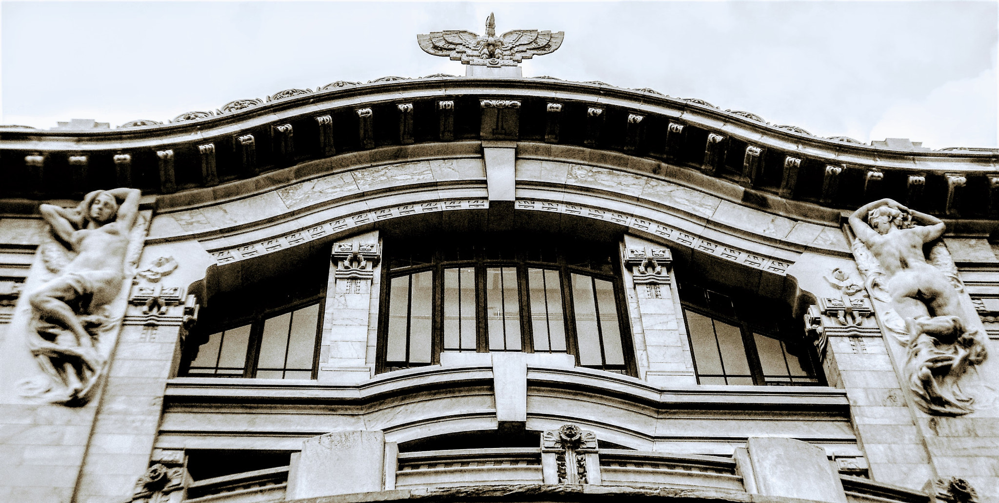 Samsung PL90/VLUU PL90 sample photo. Palacio mental photography