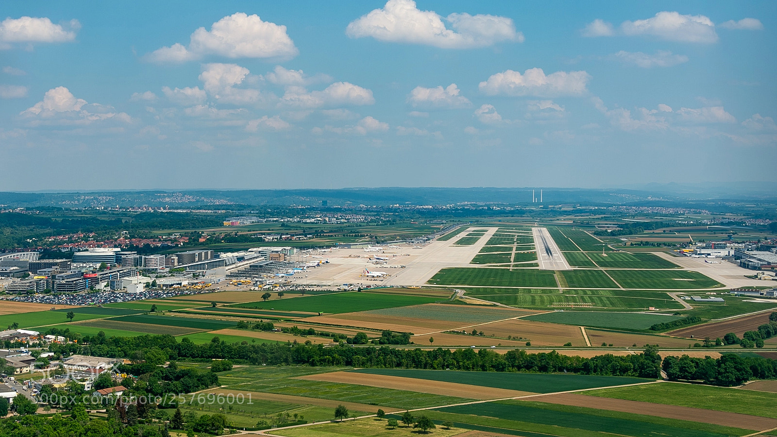 Nikon D4 sample photo. Stuttgart airport : edds : germany photography