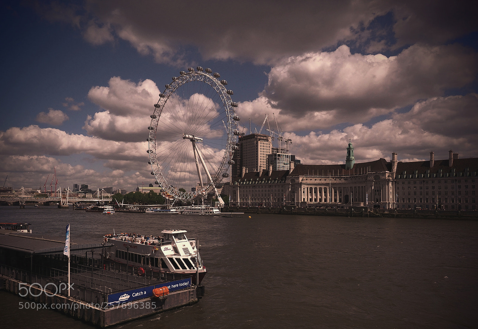 Olympus OM-D E-M1 Mark II sample photo. London eye photography