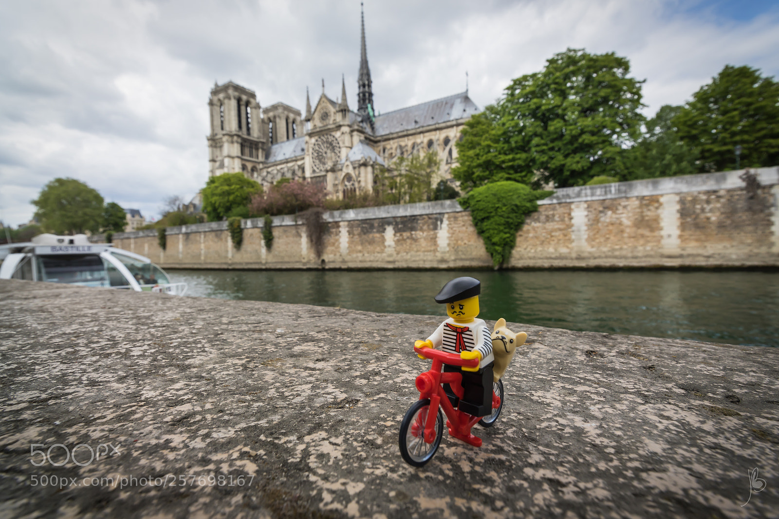 Canon EOS 7D Mark II sample photo. Marcel a parisian in photography