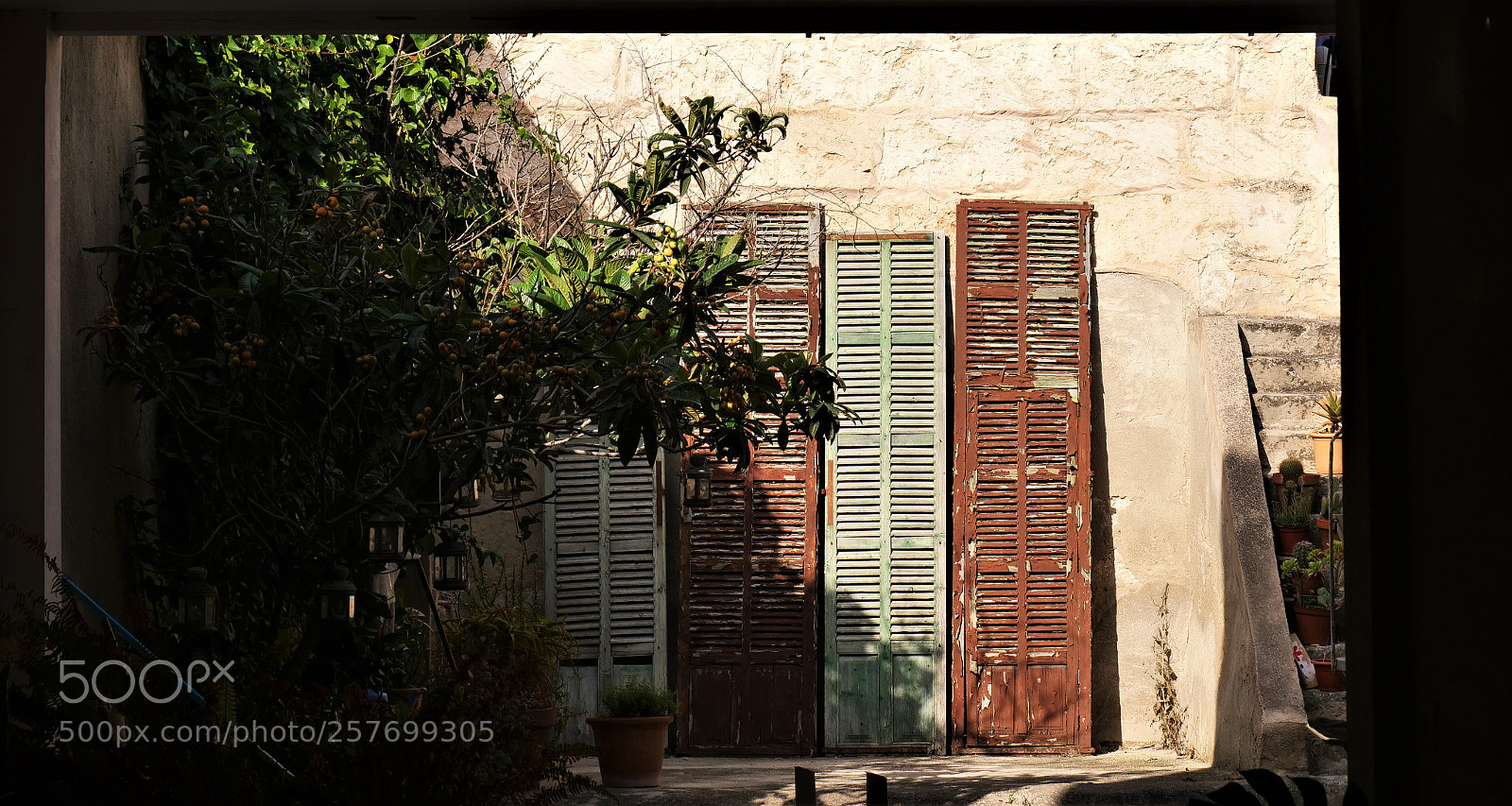 Panasonic Lumix DC-GH5 sample photo. Courtyards of mallorca photography
