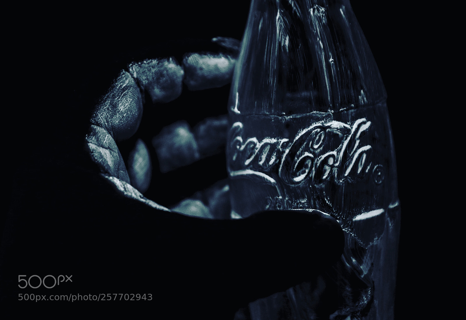 Canon EOS 70D sample photo. Daily coca-cola picture black photography