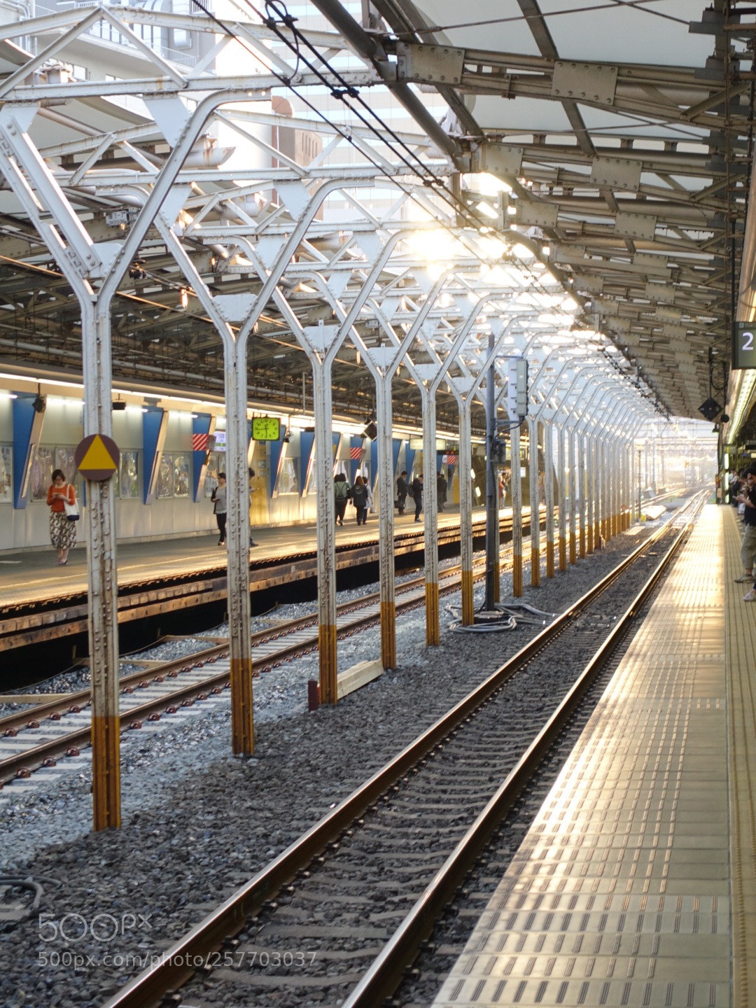 Sony Cyber-shot DSC-RX100 IV sample photo. Station photography