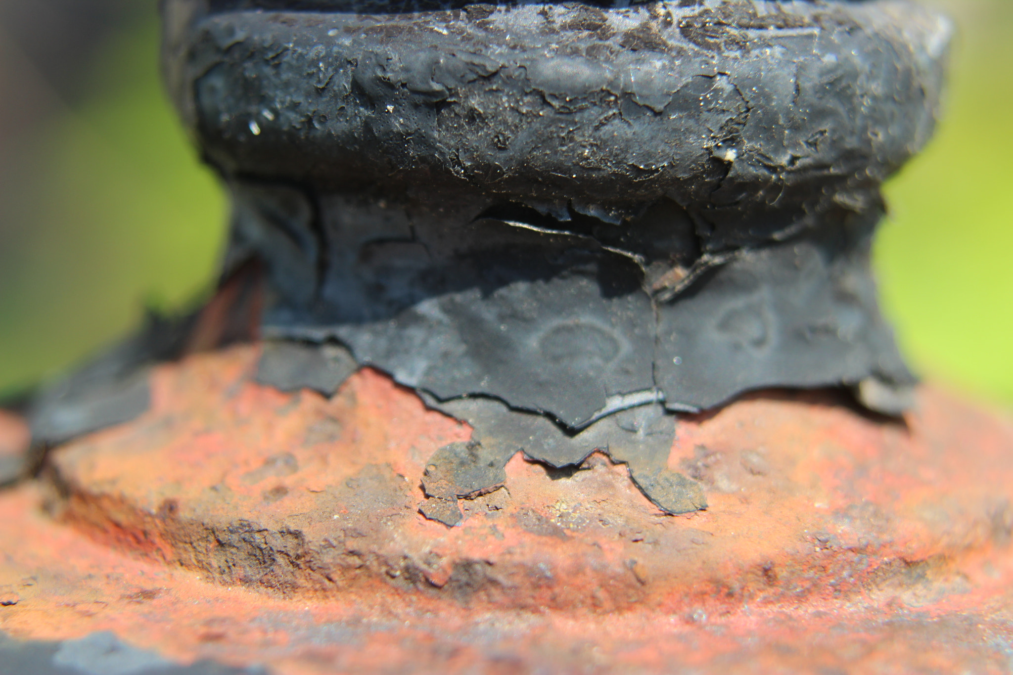 Canon EF 28-105mm f/3.5-4.5 USM sample photo. Rusty pole photography