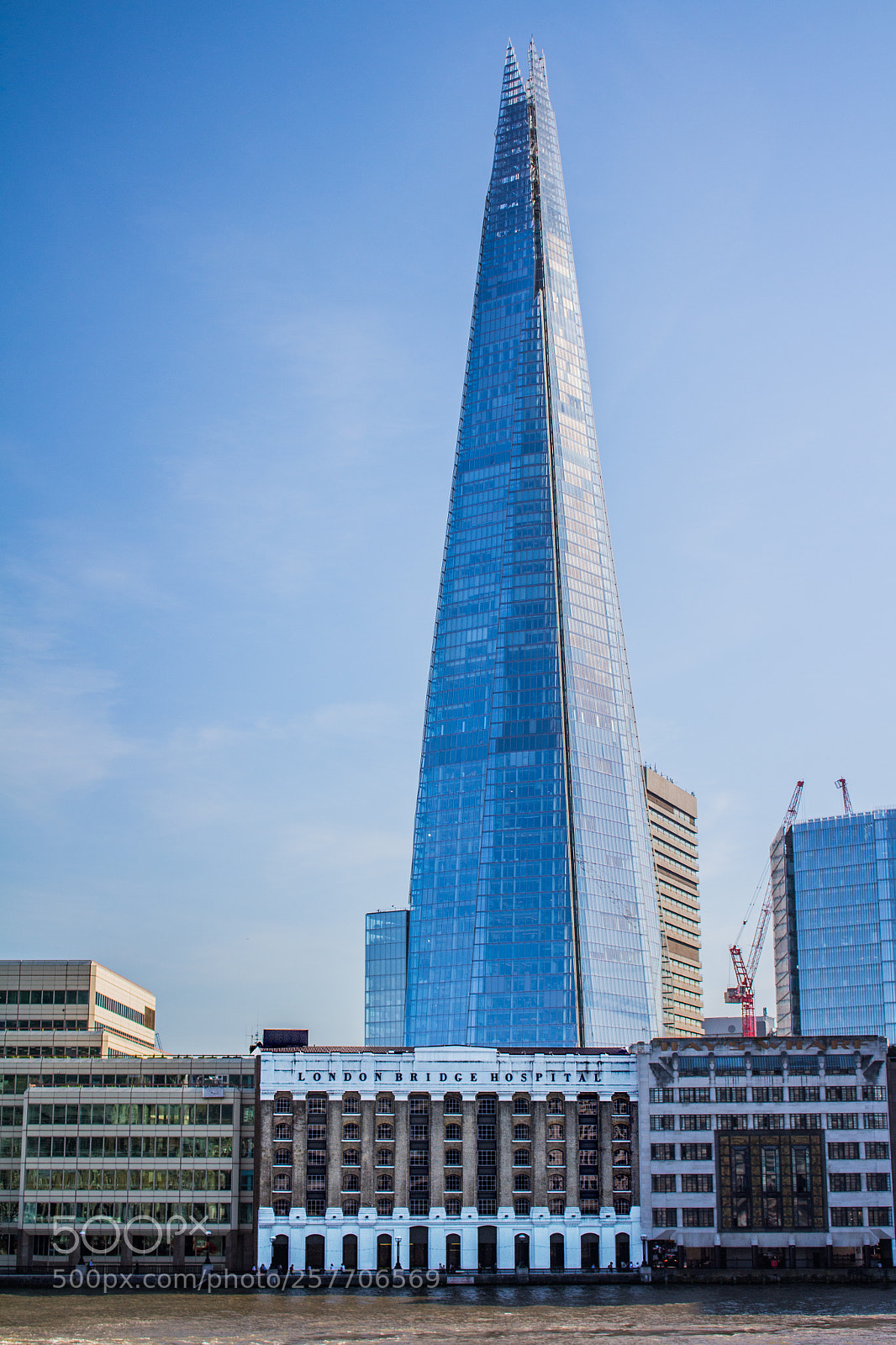 Canon EOS 700D (EOS Rebel T5i / EOS Kiss X7i) sample photo. The shard looming over photography