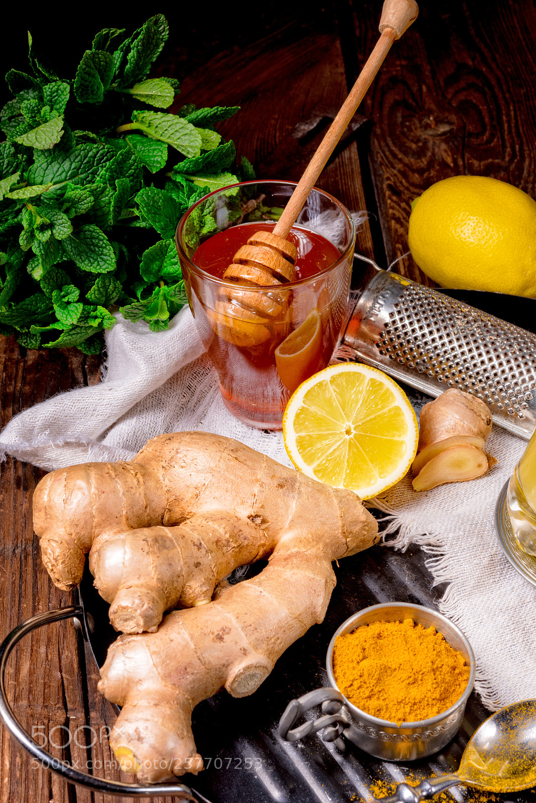 Nikon D810 sample photo. Ginger lemonade with honey photography