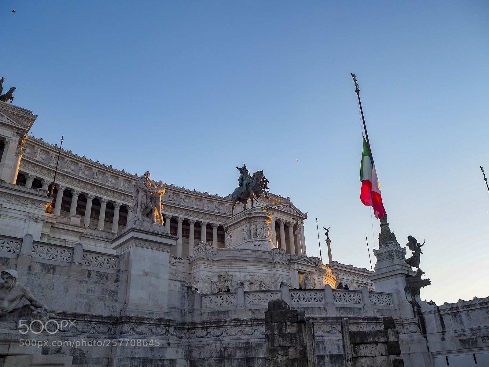 Olympus OM-D E-M10 III sample photo. Flag photography