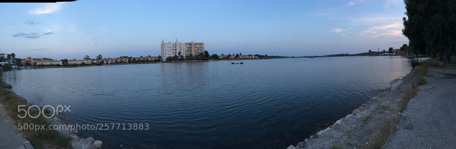 Apple iPhone 6 sample photo. Es llac gran photography