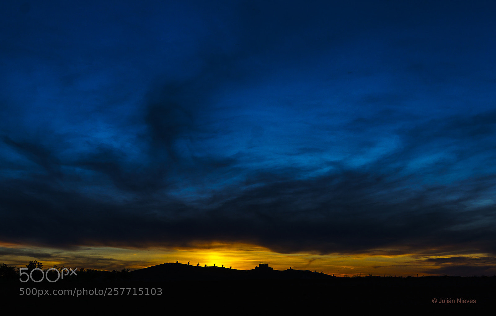 Sony ILCA-77M2 sample photo. Atardecer en la mancha photography