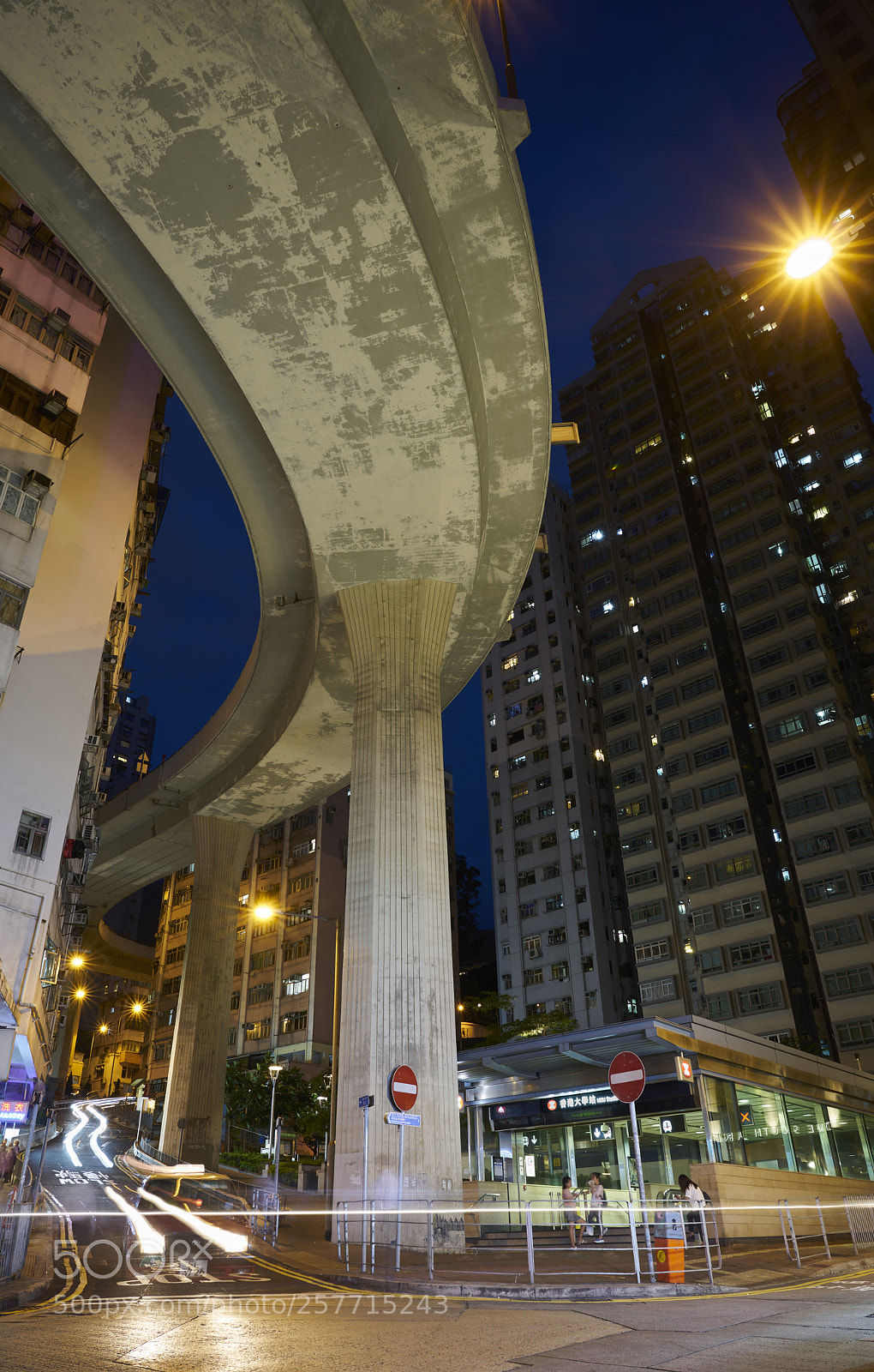 Sony a7R II sample photo. Tight spaces photography