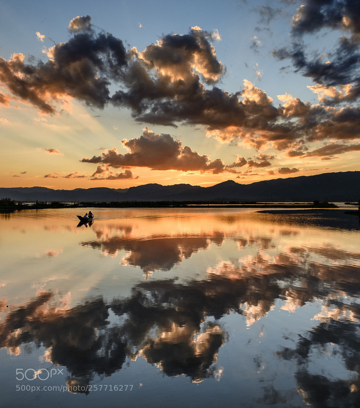 Nikon D800 sample photo. Returning home after a photography