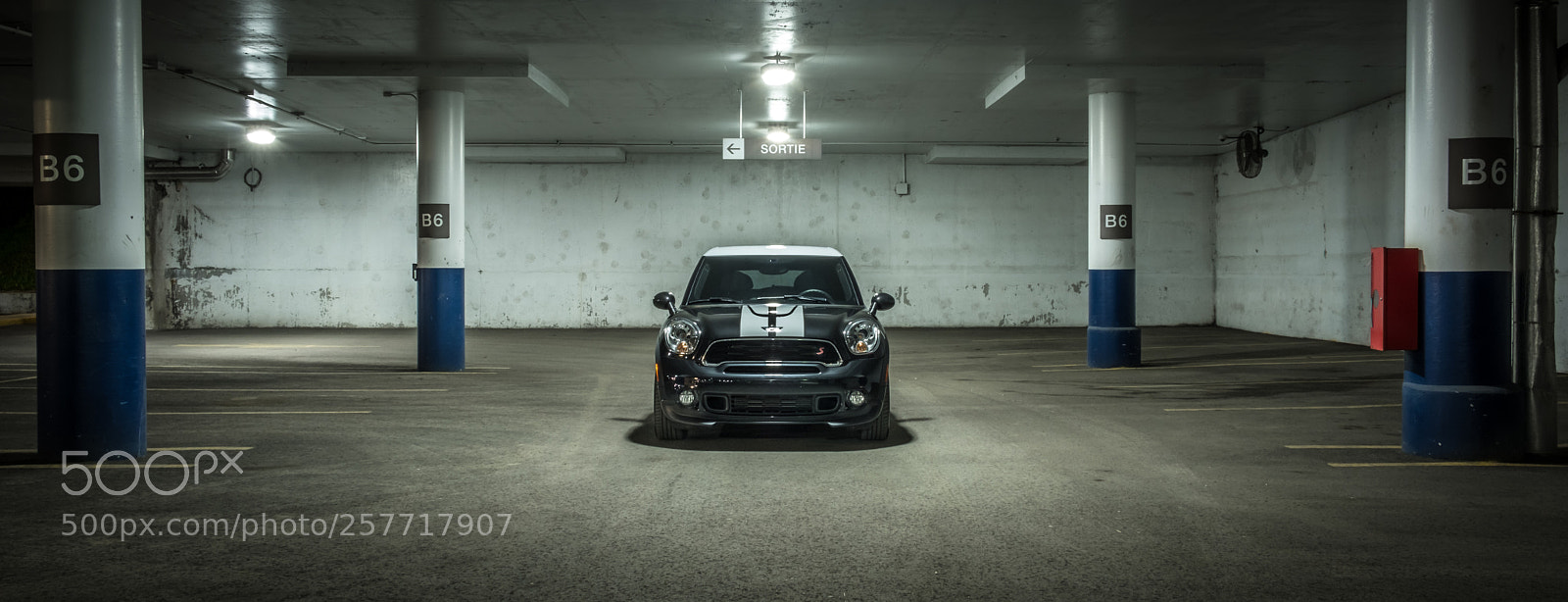 Fujifilm X-T2 sample photo. Mini cooper s paceman photography