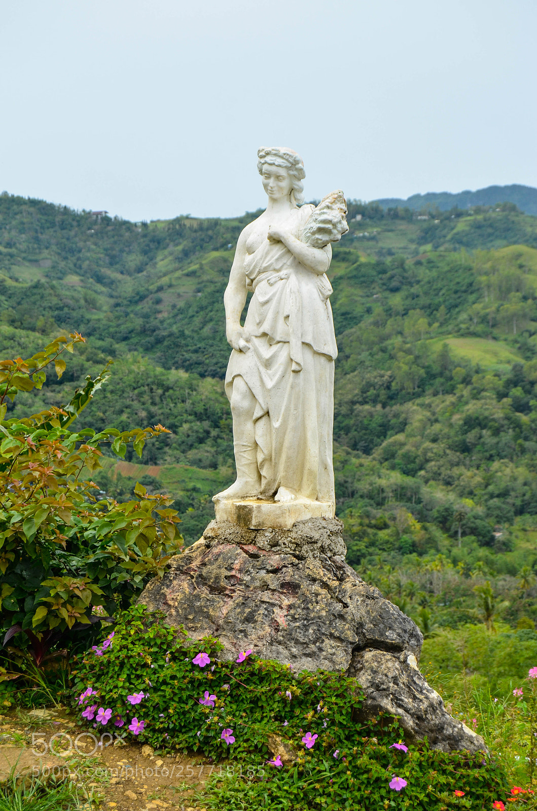 Nikon D5100 sample photo. Statue in the woods photography