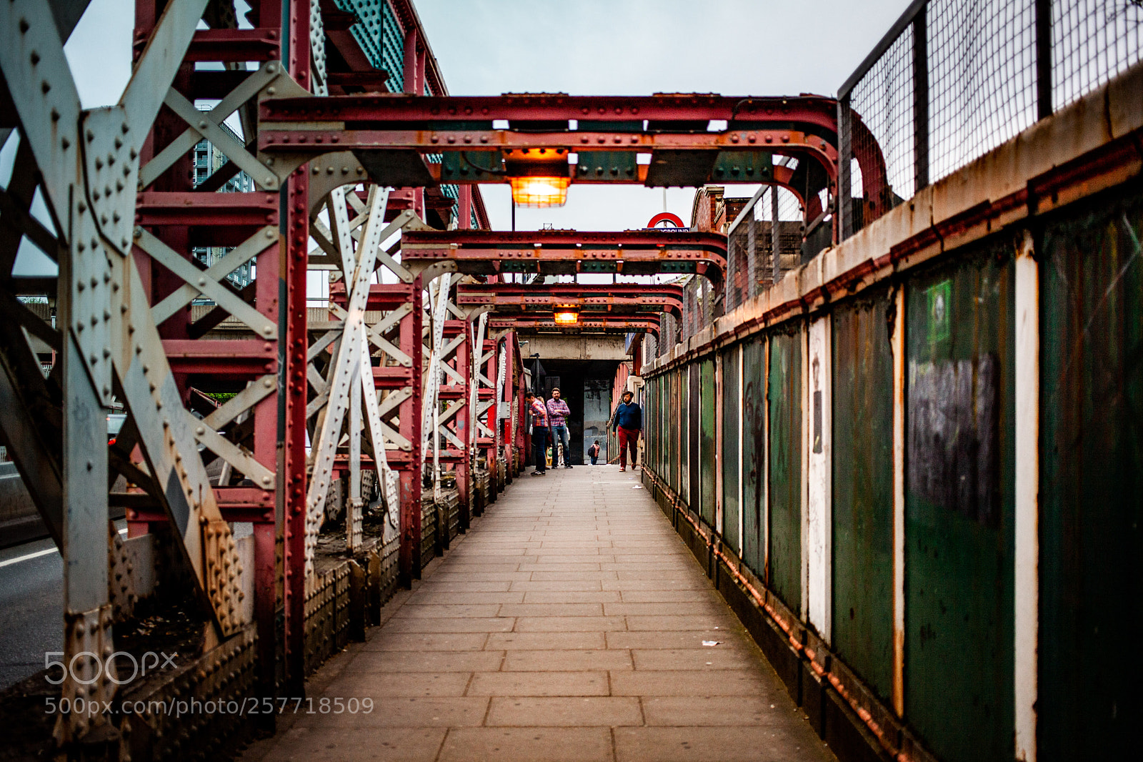 Canon EOS 5D Mark II sample photo. London - path photography