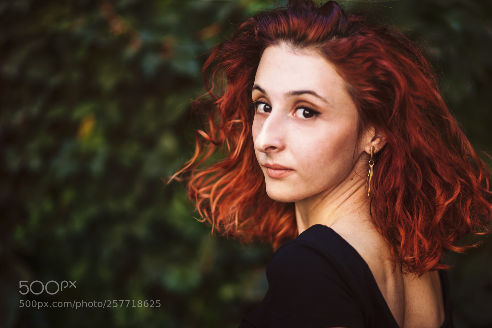 Canon EOS 5D Mark II sample photo. Girl with the red photography