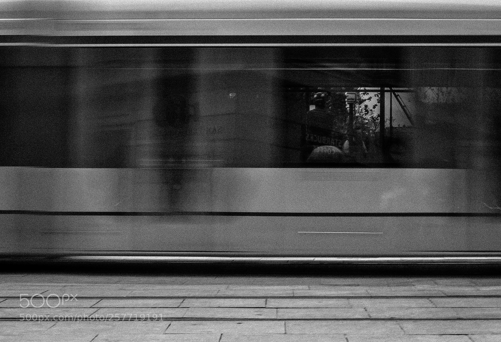Canon EOS 450D (EOS Rebel XSi / EOS Kiss X2) sample photo. Tram, seville photography