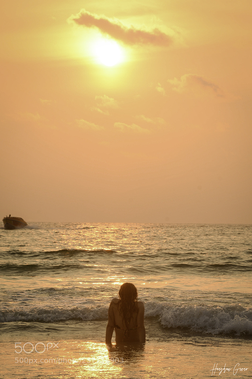 Nikon D7100 sample photo. Horizon & her photography