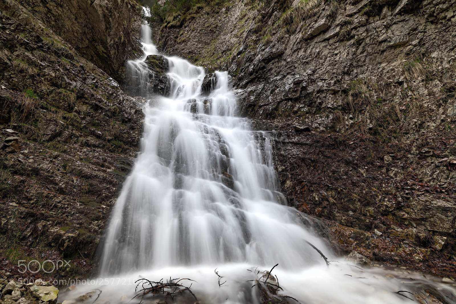 Canon EOS 5D Mark IV sample photo. Grisol waterfalls photography