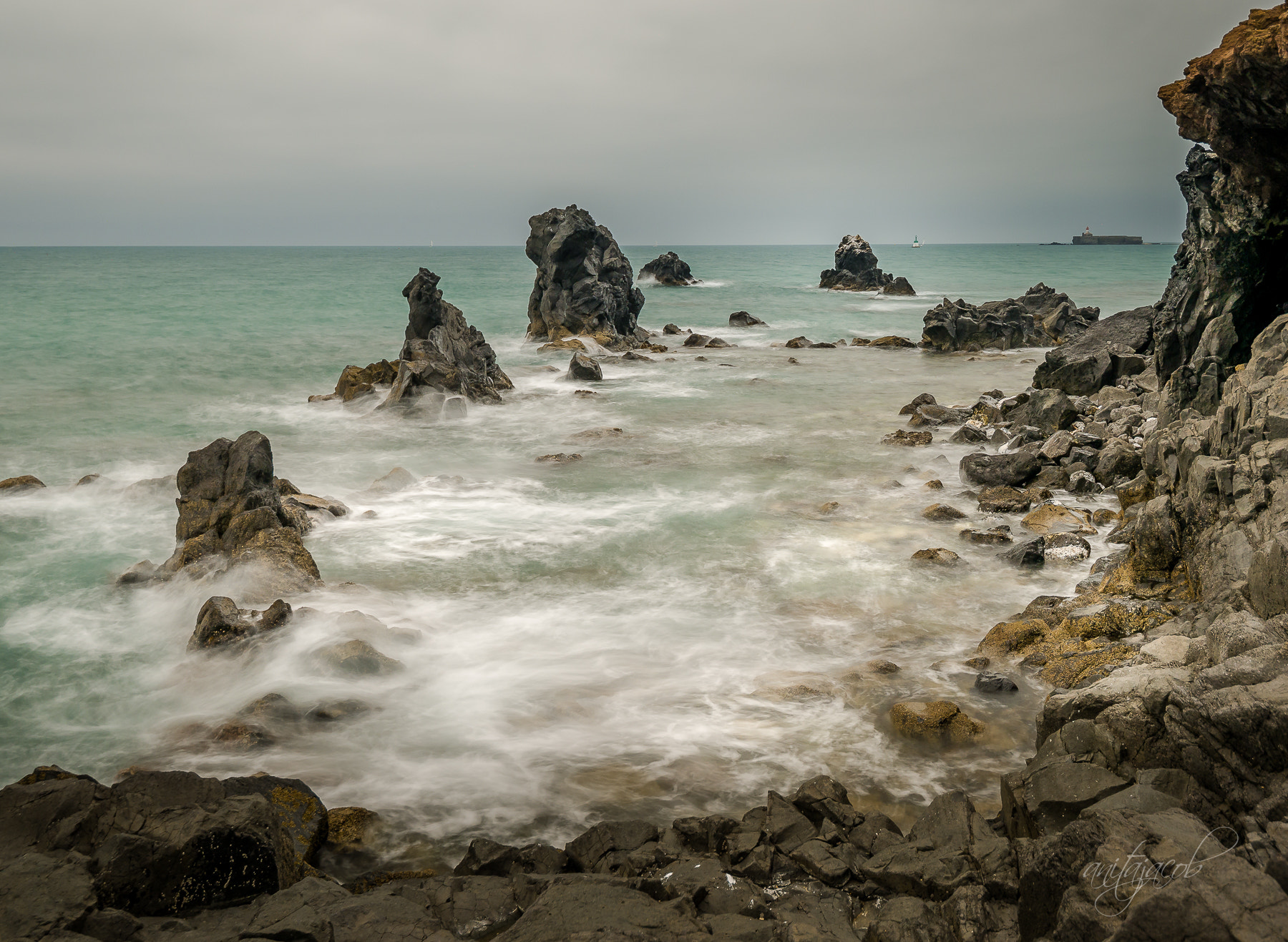 Panasonic Lumix DMC-G85 (Lumix DMC-G80) sample photo. Rocks of la conque - cap d'agde south of france photography