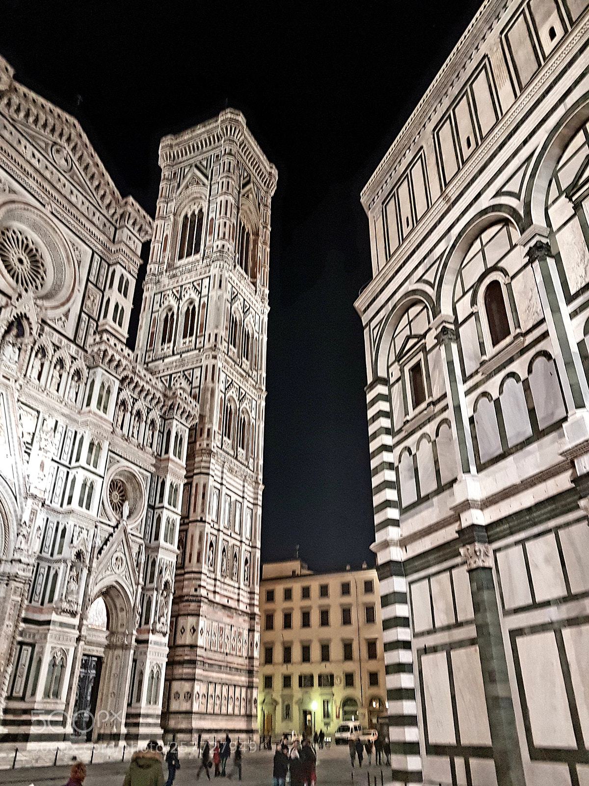 Samsung Galaxy S7 Edge sample photo. Night time duomo photography