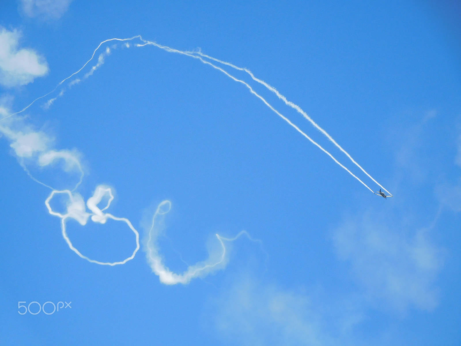 Nikon Coolpix S7000 sample photo. Air acrobatics photography