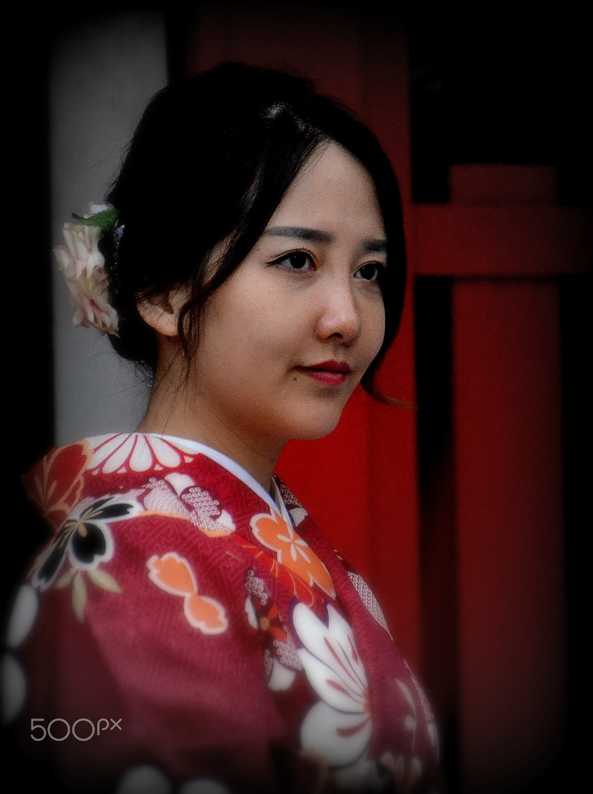Sigma 18-250mm F3.5-6.3 DC Macro OS HSM sample photo. Woman in shrine photography