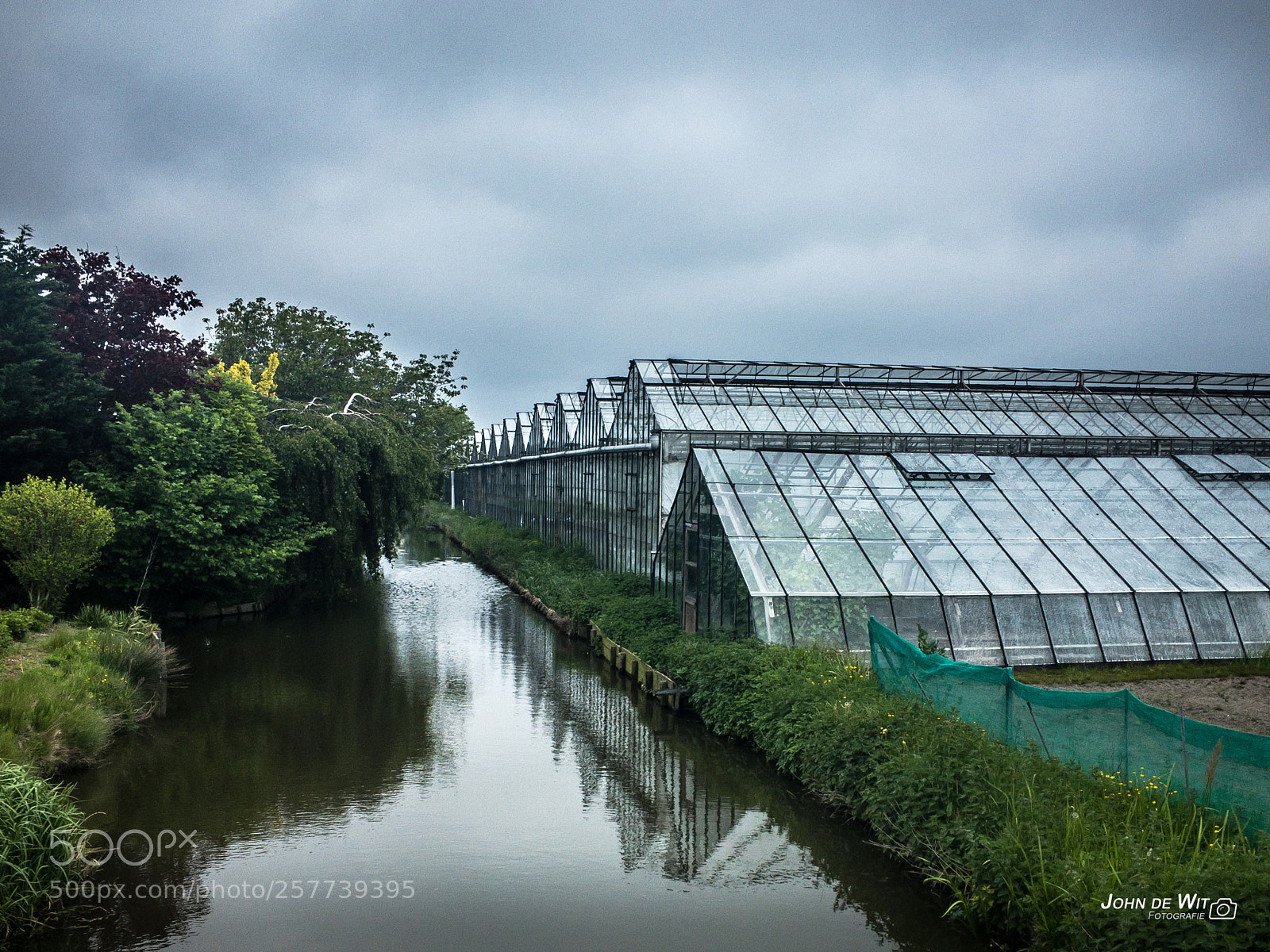 Apple iPhone SE sample photo. Glass house, the netherlands photography