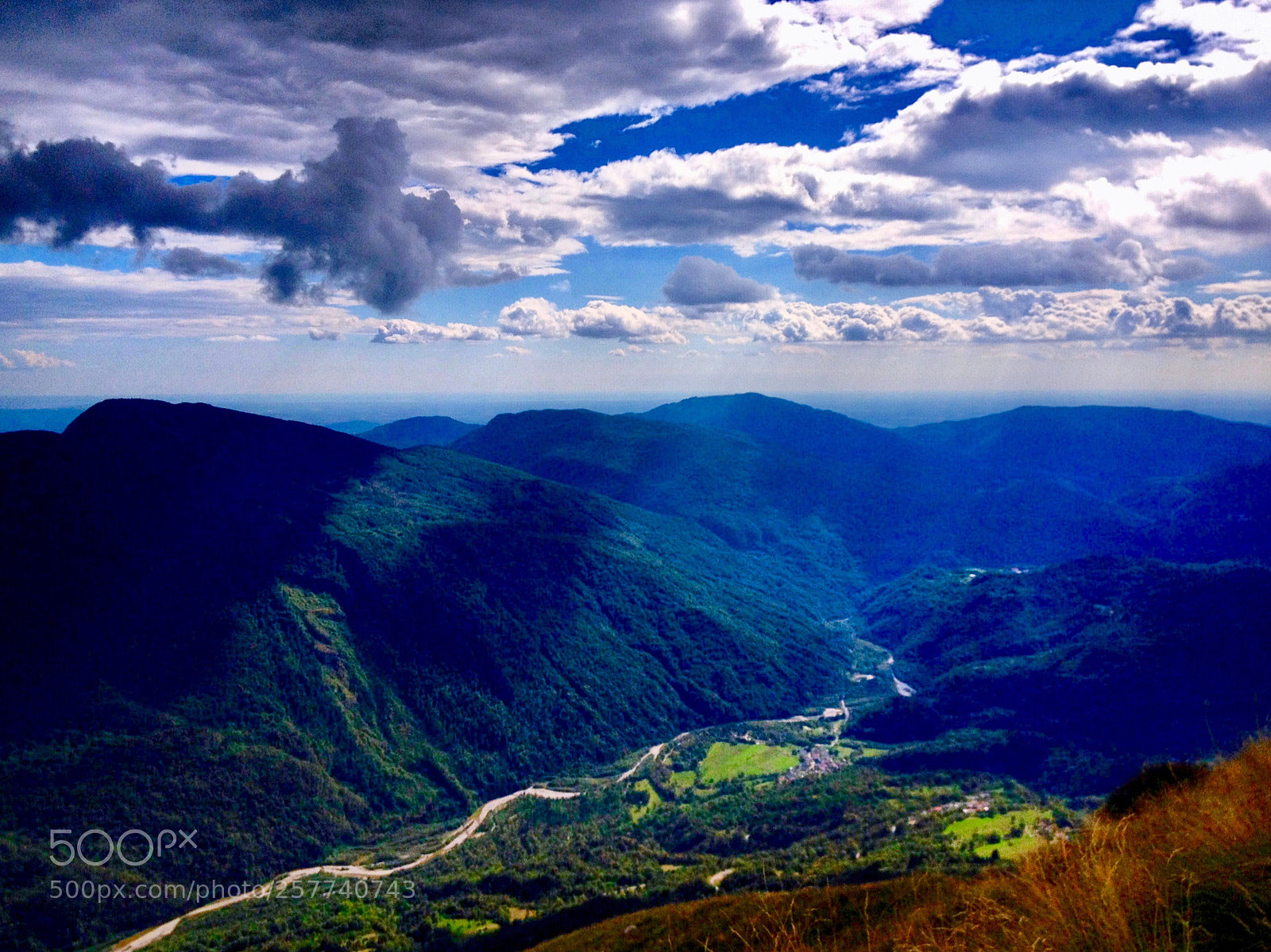 Apple iPhone 4S sample photo. Into the valley photography