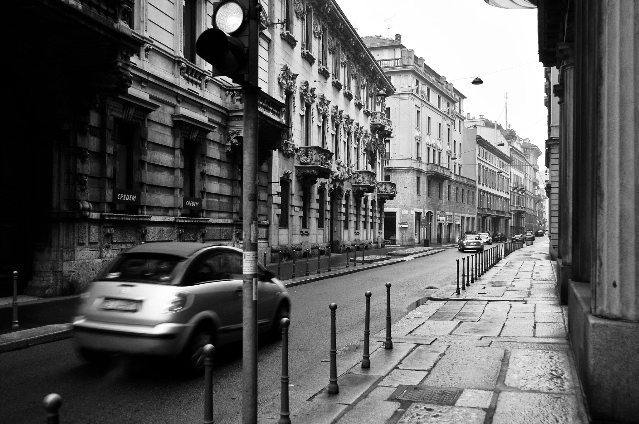 Nikon D300 sample photo. Street scene in milan photography