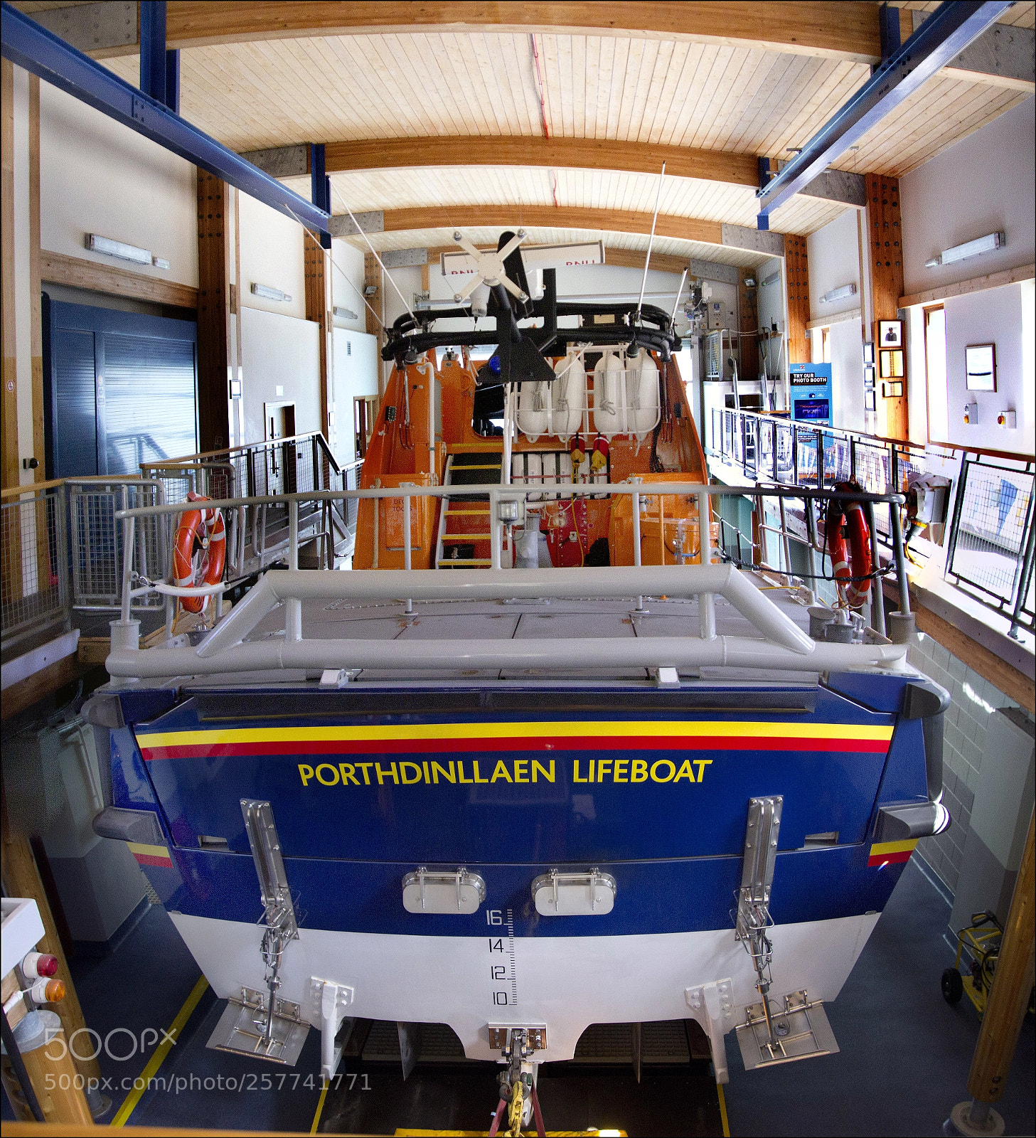 Canon EOS 600D (Rebel EOS T3i / EOS Kiss X5) sample photo. Porthdinllaen lifeboat photography