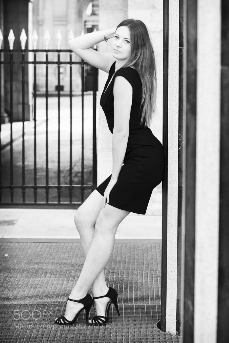 Canon EOS 7D sample photo. La pose photography